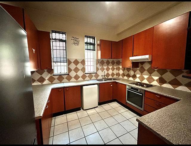 2 BEDROOM APARTMENT FOR SALE IN HOUGHTON ESTATE
